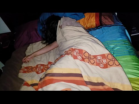 ❤️ Stepson yana dukan mahaifiyar mahaifiyarsa yayin da take barci. ❤️ bidiyon tsutsa